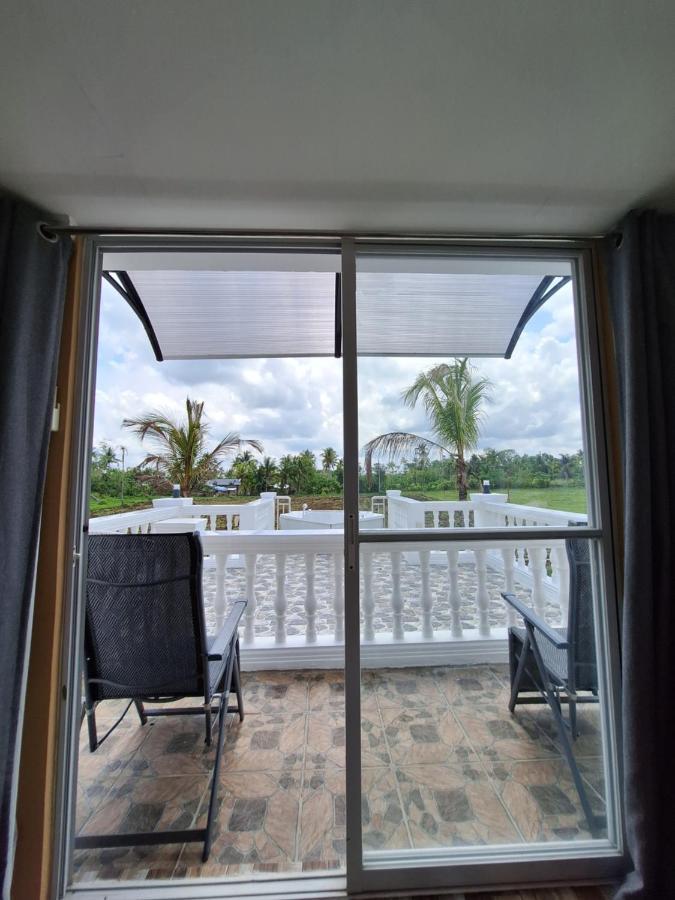 Joe'S Castle Bed & Breakfast Sagbayan Luaran gambar
